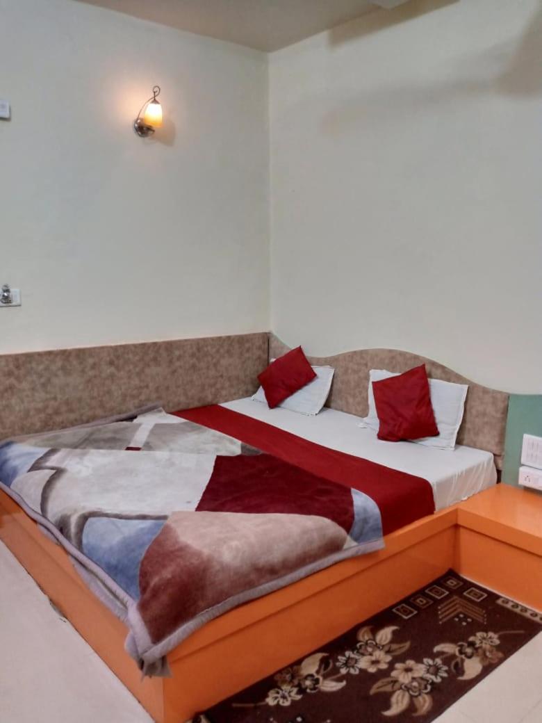 Hotel Amar Palace Pachmarhi Exterior photo